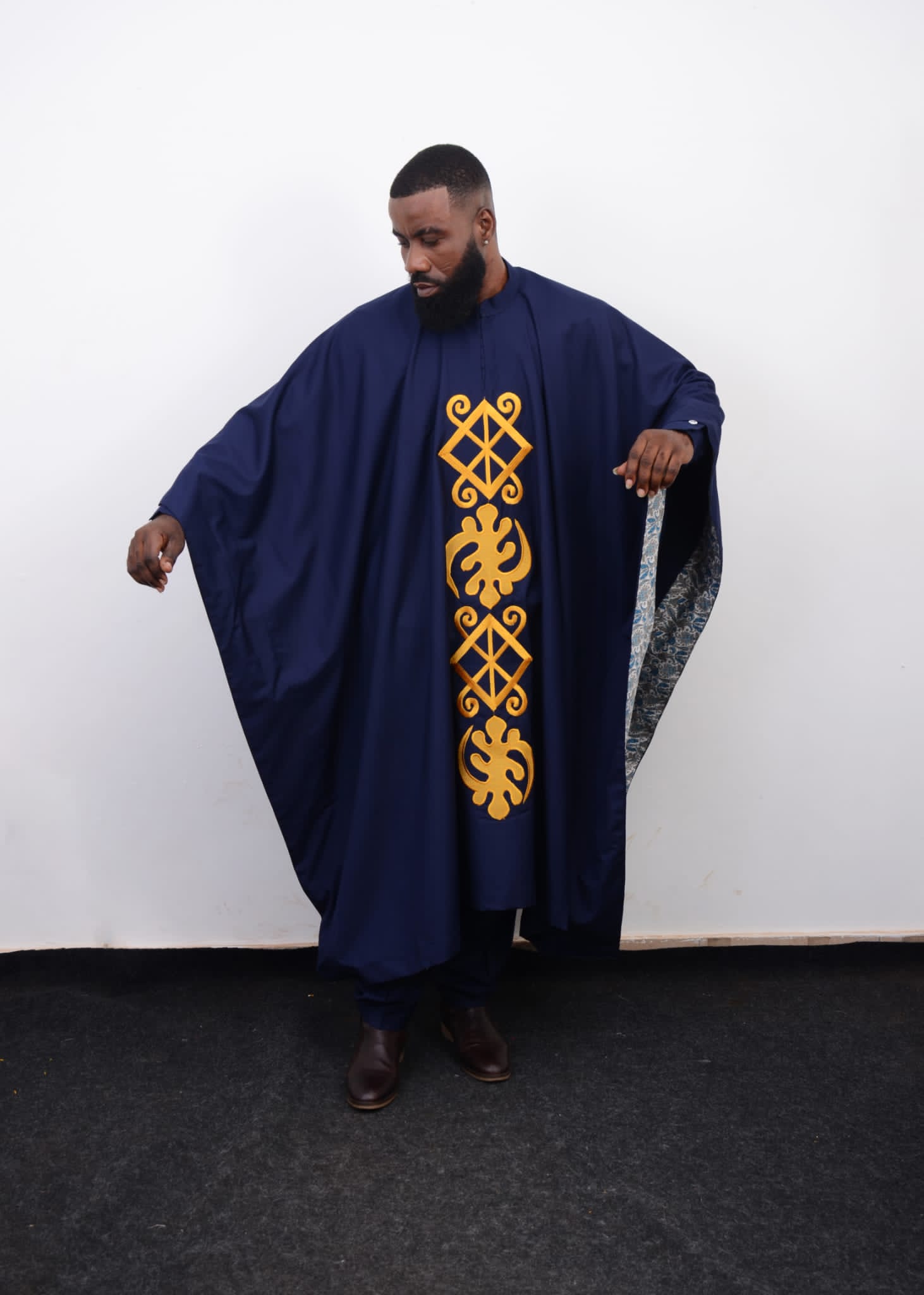 AFRICAN MEN AGBADA EMBROIDERY
